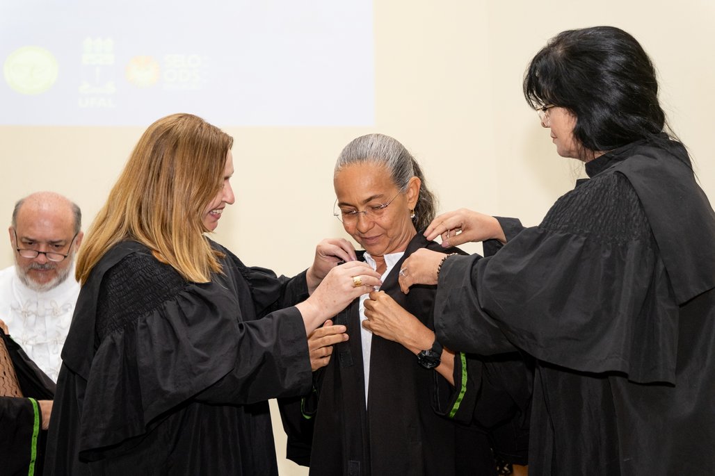 Solenidade Honoris Causa e Professoras Eméritas Enfermagem