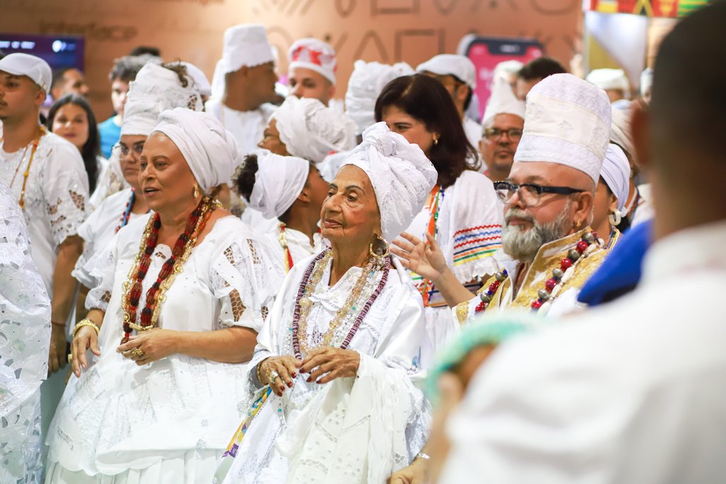Bienal do Livro de lagoas 2025 \u002D dia 1 \u002D 31/10