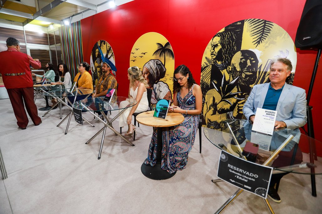 Bienal do Livro de lagoas 2025 \u002D dia 2 \u002D 01/11