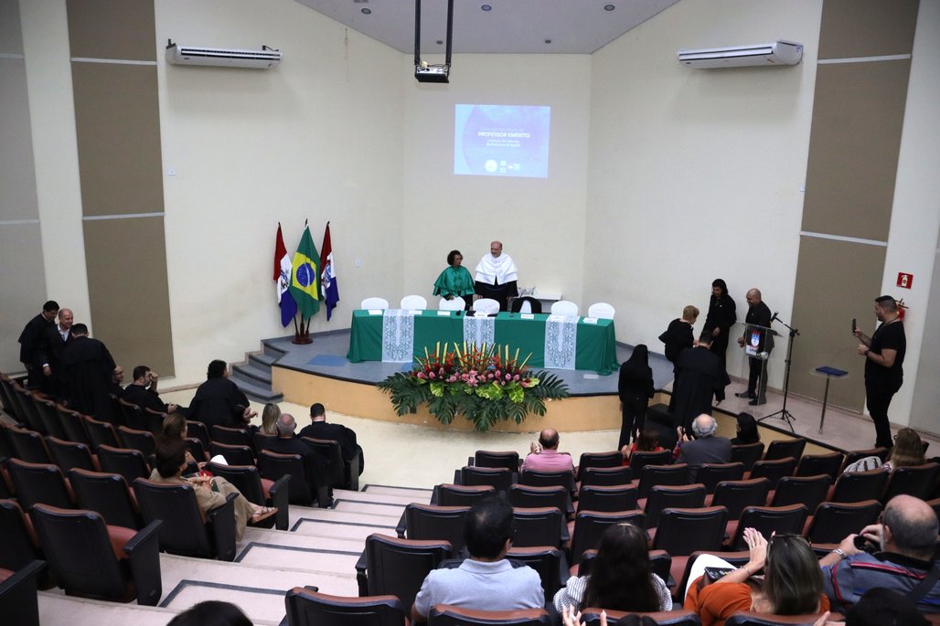 Solenidade Título Professor Emérito ICBS