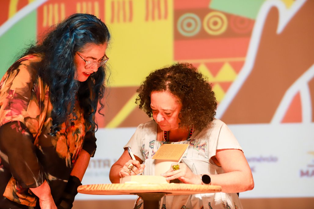 Bienal do Livro de lagoas 2025 \u002D dia 2 \u002D 01/11