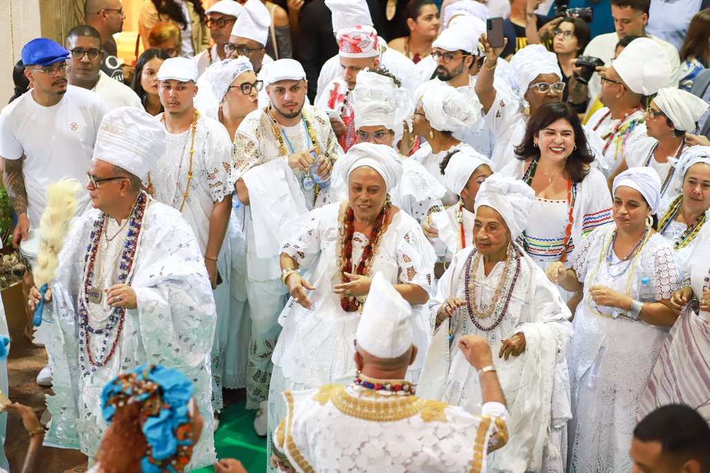 Bienal do Livro de lagoas 2025 \u002D dia 1 \u002D 31/10