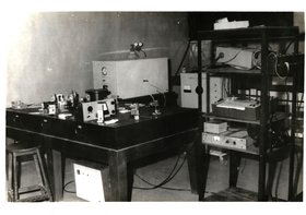 TO DE FÍSICA - LASER DE NITROGÊNIO JAN.90