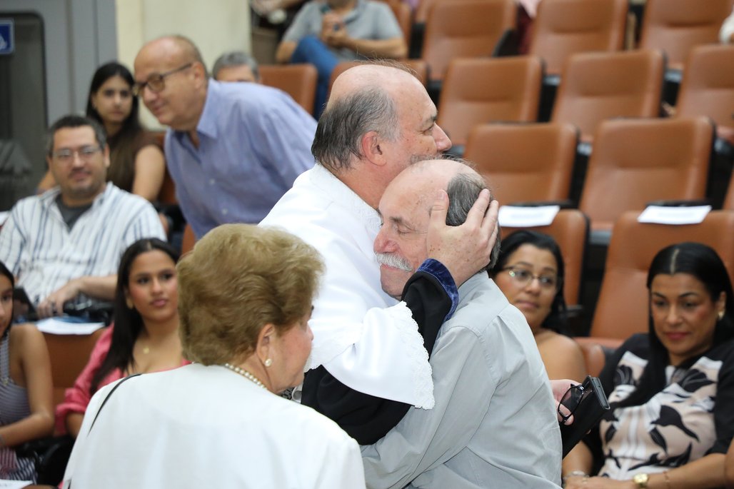 Doutor Honoris Causa \u002D Profa Cida