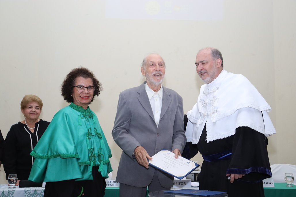 Solenidade Título Professor Emérito ICBS