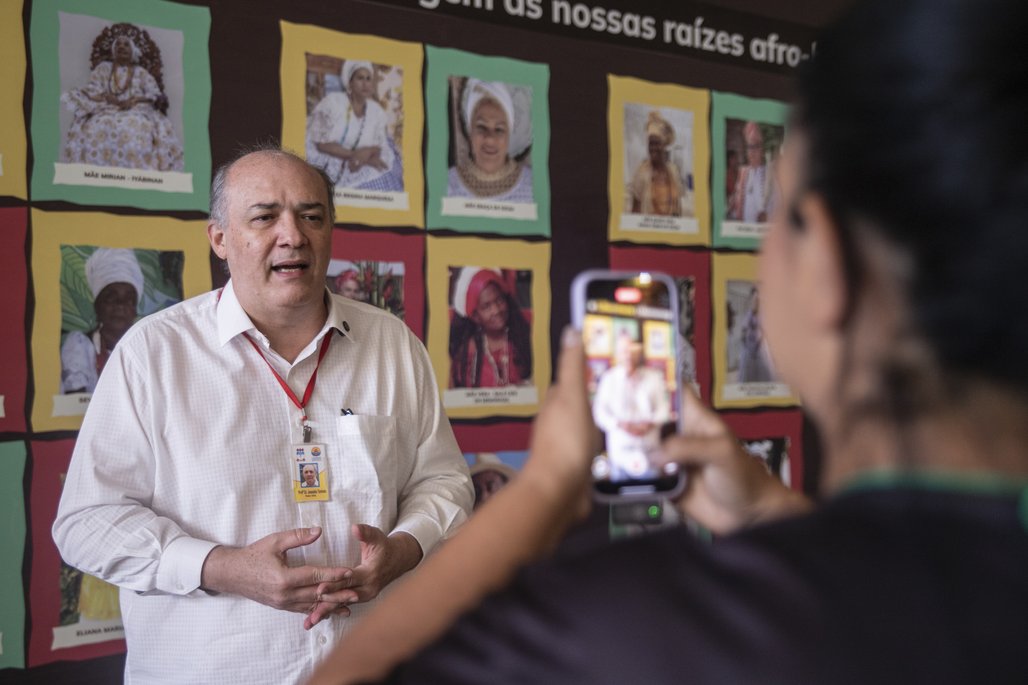 Bienal do Livro de lagoas 2025 \u002D dia 31/10 Adriano arantos