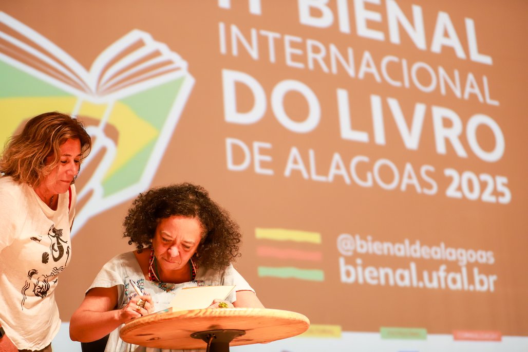 Bienal do Livro de lagoas 2025 \u002D dia 2 \u002D 01/11