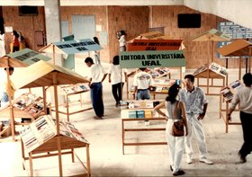 FEIRA DE LIVROS (2)