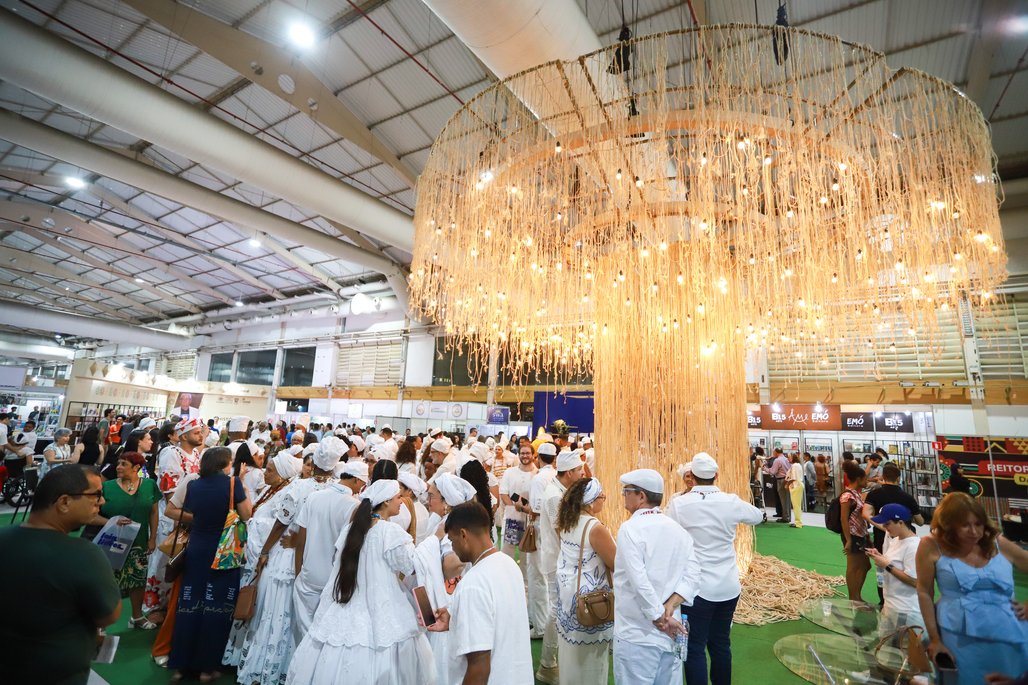 Bienal do Livro de lagoas 2025 \u002D dia 1 \u002D 31/10