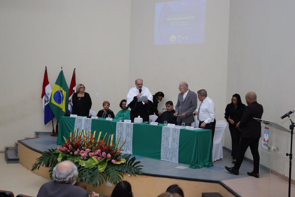 Solenidade Título Professor Emérito ICBS