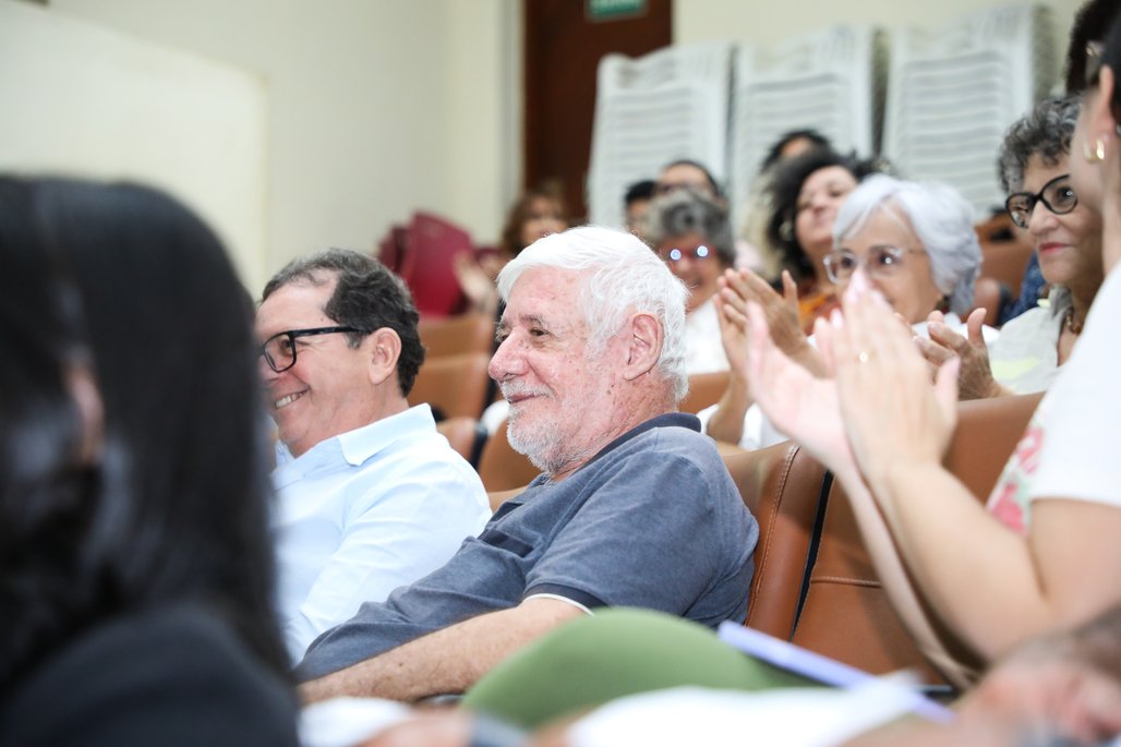 Doutor Honoris Causa \u002D Profa Cida