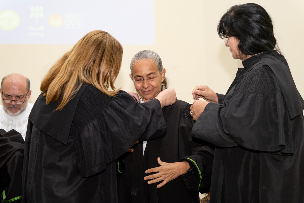 Solenidade Honoris Causa e Professoras Eméritas Enfermagem