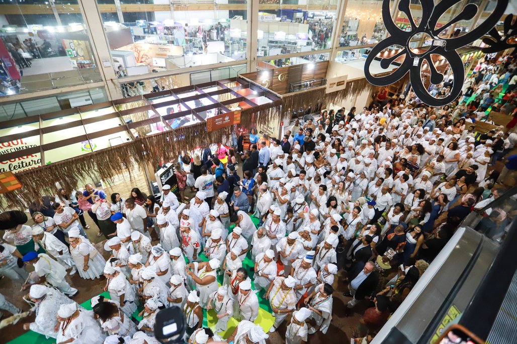 Bienal do Livro de lagoas 2025 \u002D dia 1 \u002D 31/10