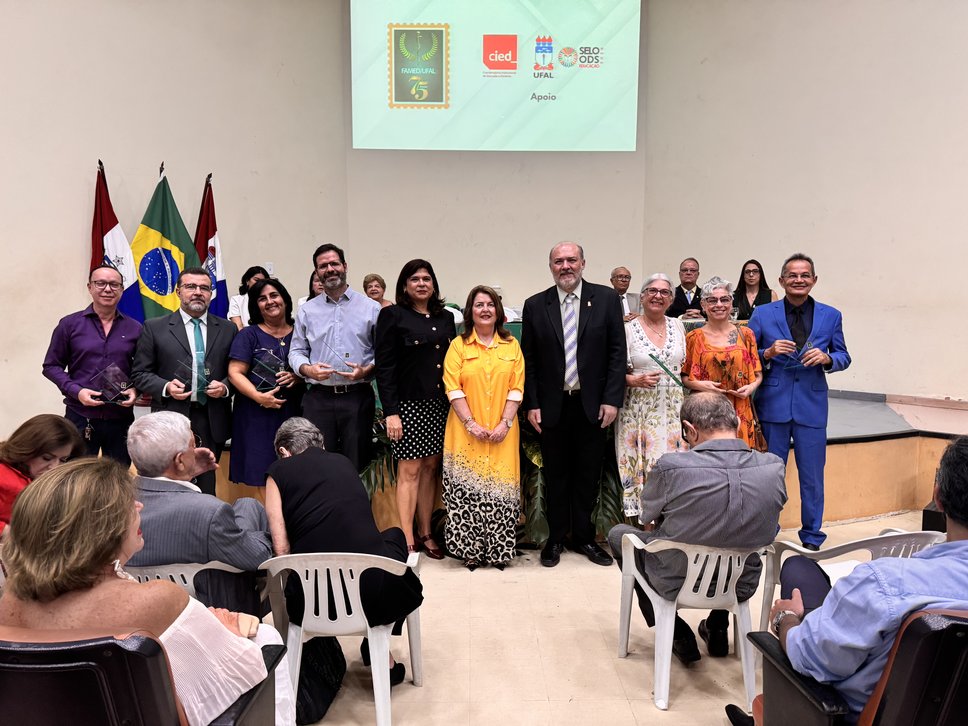 75 anos Famed