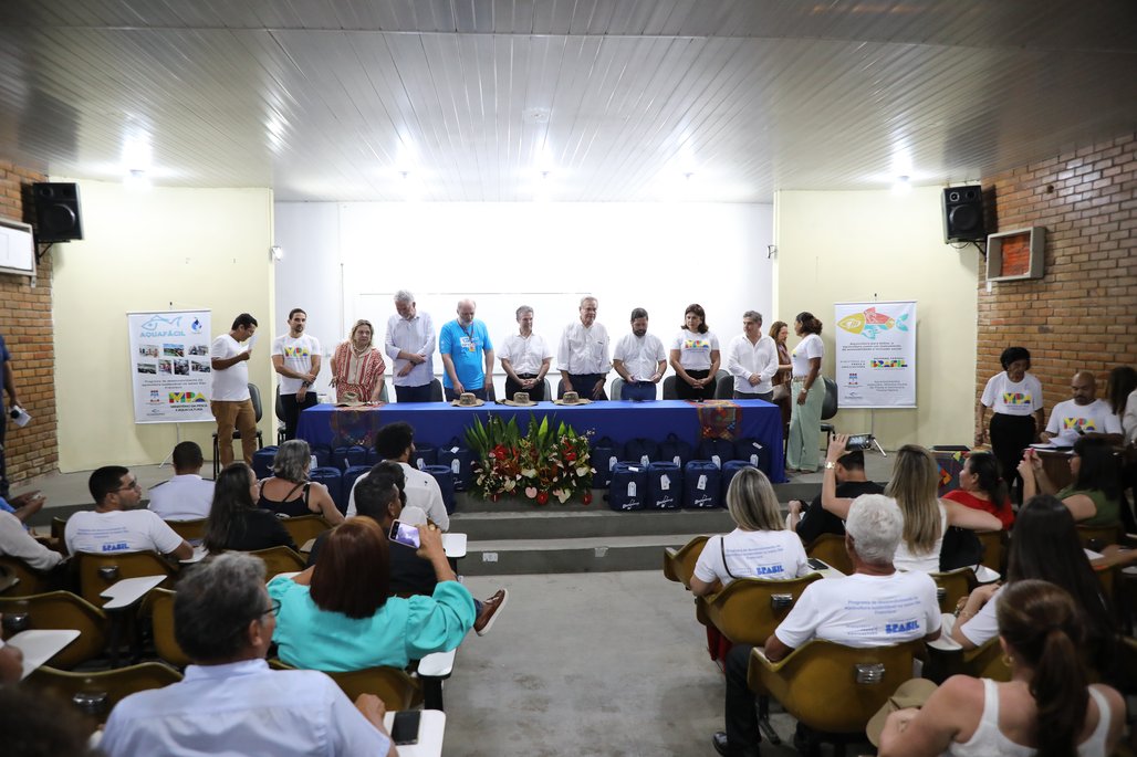 Visita do Ministro André de Paula (Pesca e Aquicultura) ao CECA