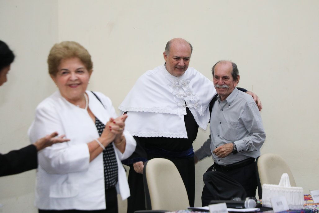 Doutor Honoris Causa \u002D Profa Cida