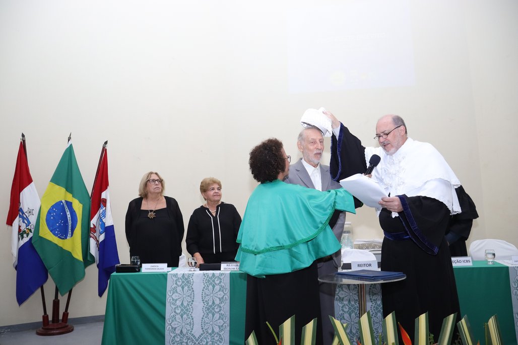 Solenidade Título Professor Emérito ICBS