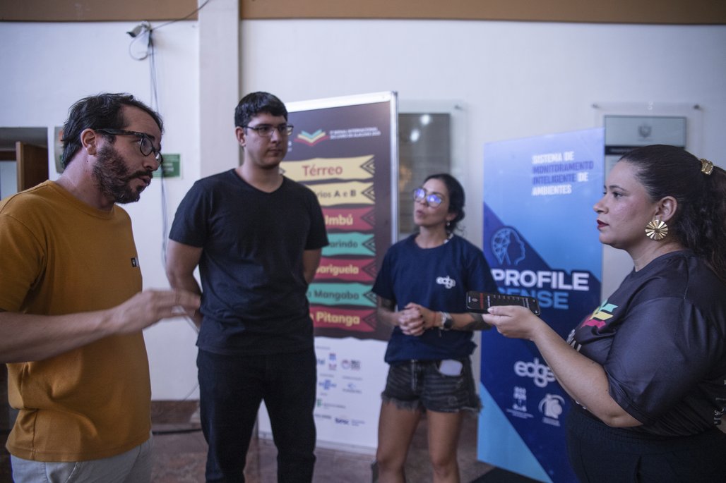 Bienal do Livro de lagoas 2025 \u002D dia 31/10 Adriano arantos