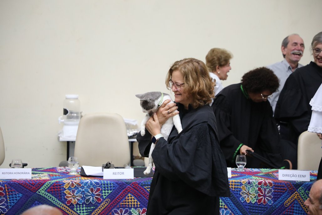 Doutor Honoris Causa \u002D Profa Cida