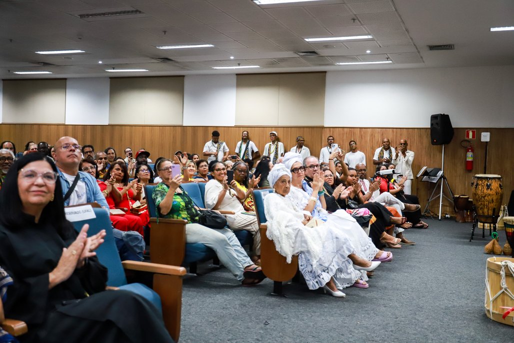 Bienal do Livro de lagoas 2025 \u002D dia 2 \u002D 01/11