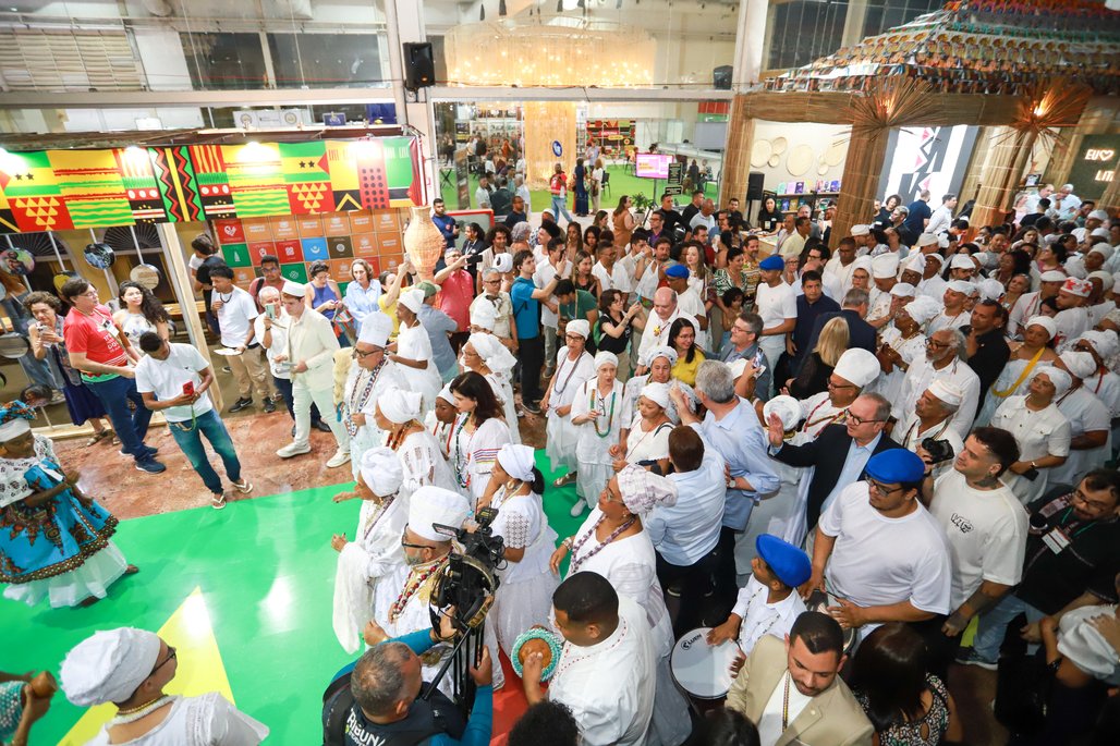 Bienal do Livro de lagoas 2025 \u002D dia 1 \u002D 31/10