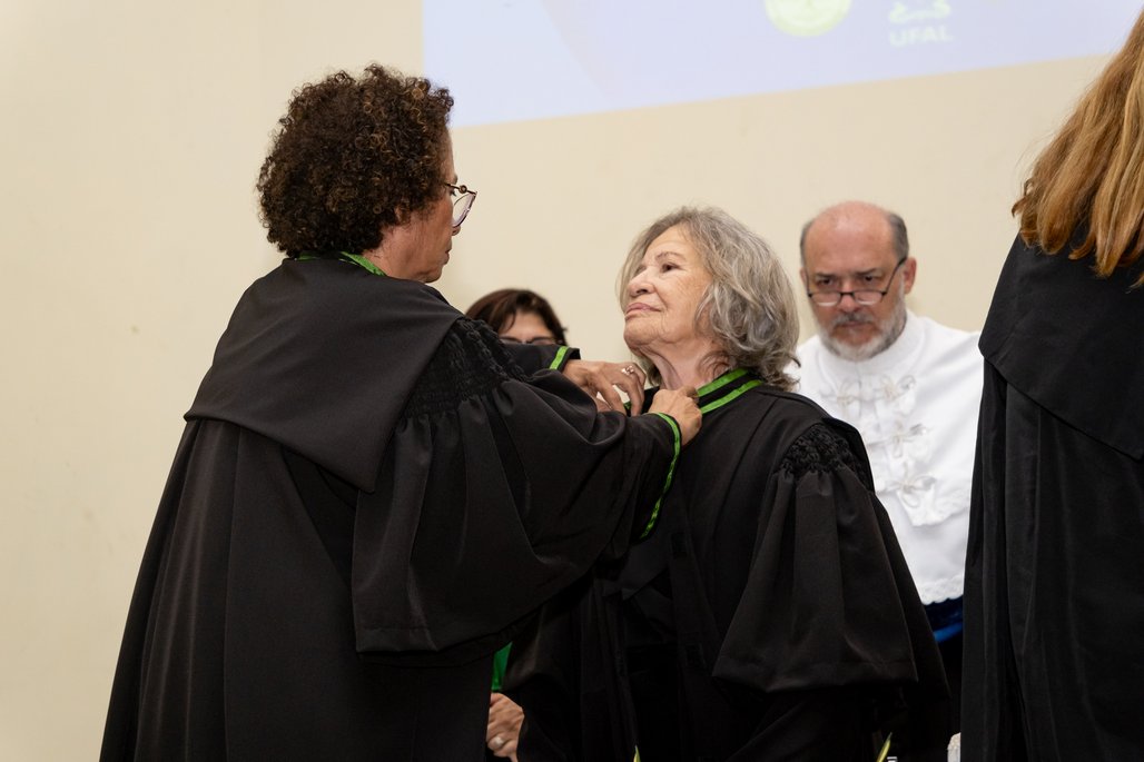 Solenidade Honoris Causa e Professoras Eméritas Enfermagem