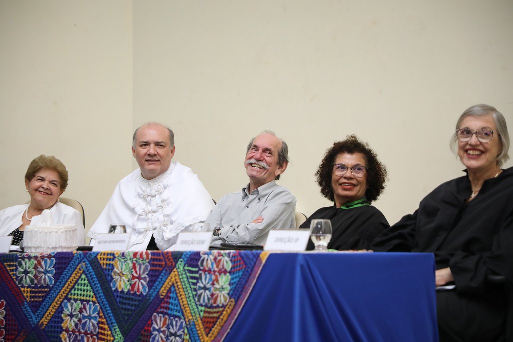 Doutor Honoris Causa \u002D Profa Cida