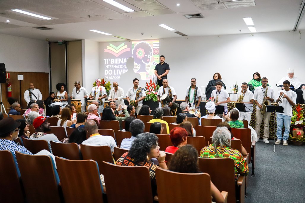 Bienal do Livro de lagoas 2025 \u002D dia 2 \u002D 01/11