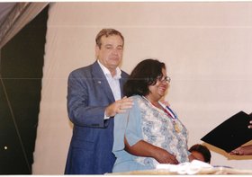 HOMENAGEM DO GOVERNO À PROFESSORA MARIA APARECIDA