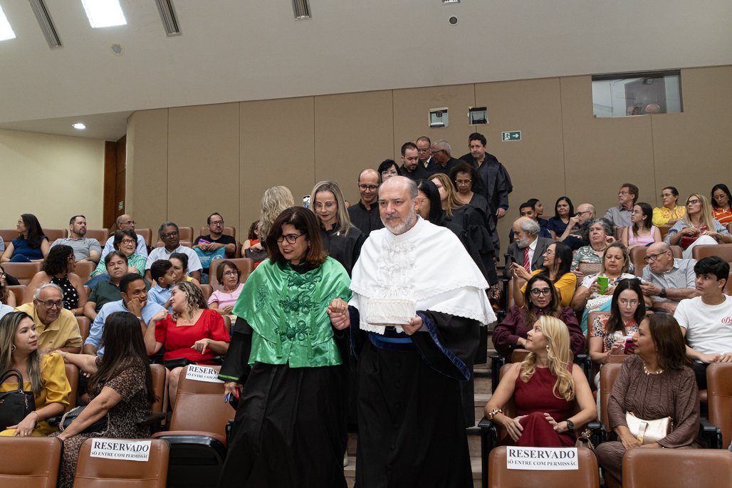 Solenidade Honoris Causa e Professoras Eméritas Enfermagem