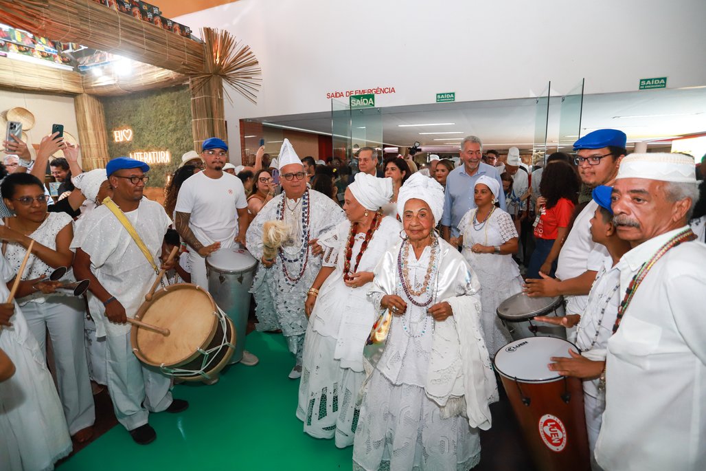 Bienal do Livro de lagoas 2025 \u002D dia 1 \u002D 31/10