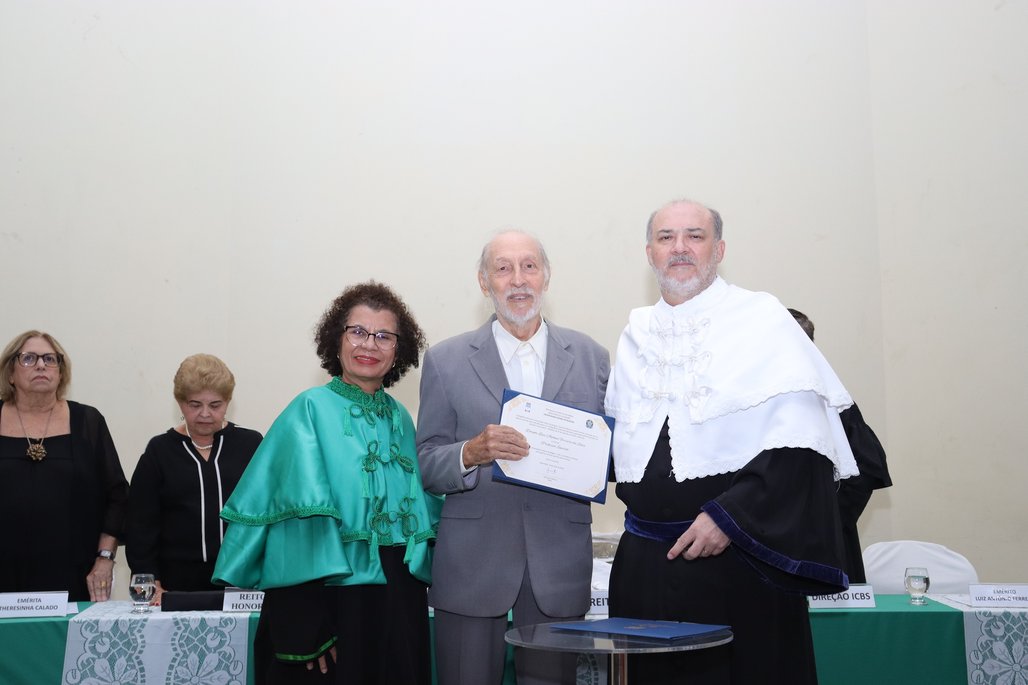 Solenidade Título Professor Emérito ICBS