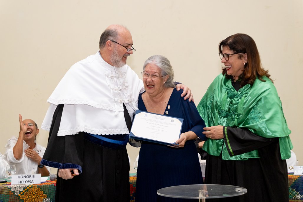 Solenidade Honoris Causa e Professoras Eméritas Enfermagem