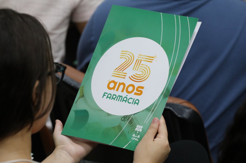 25 anos Curso Farmácia