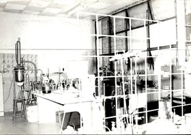 LABORATÓRIO DE QUÍMICA
