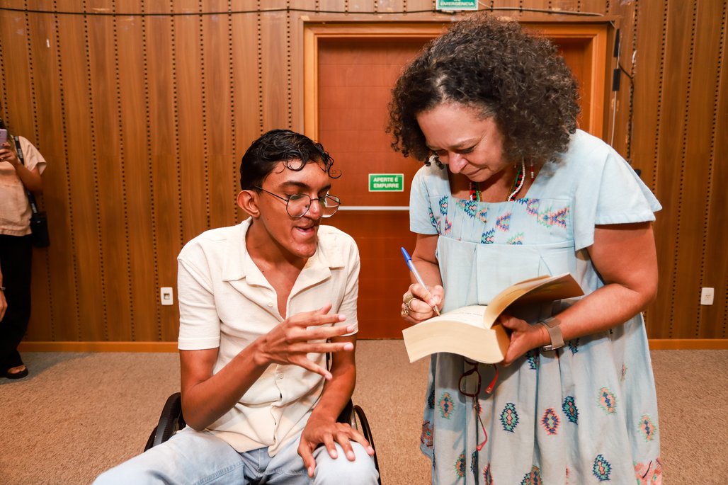 Bienal do Livro de lagoas 2025 \u002D dia 2 \u002D 01/11