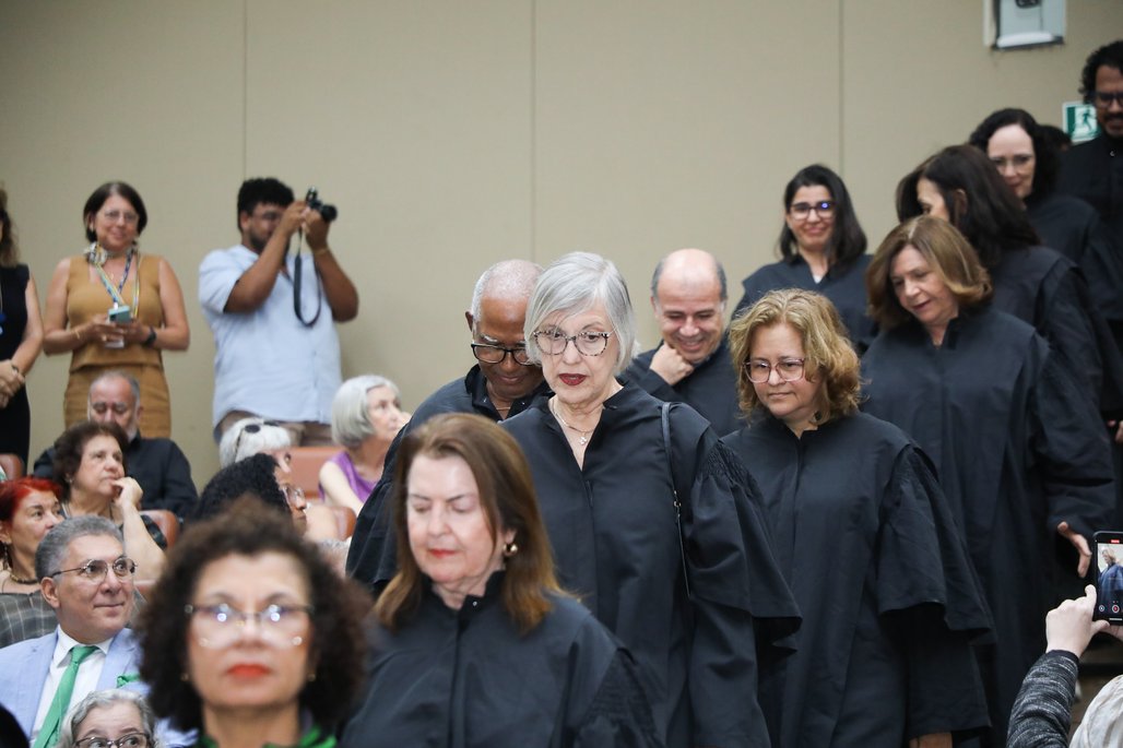 Doutor Honoris Causa \u002D Profa Cida