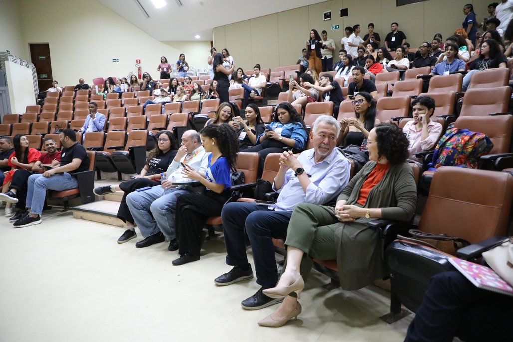 Entrega de equipamentos e laboratórios para COS e ICBS