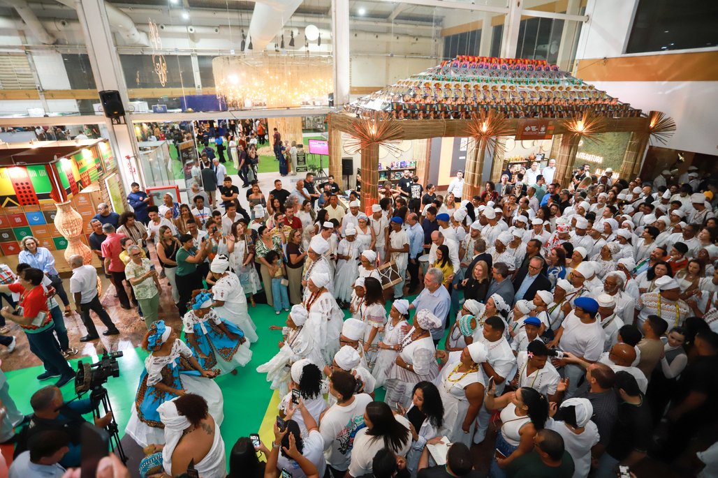 Bienal do Livro de lagoas 2025 \u002D dia 1 \u002D 31/10