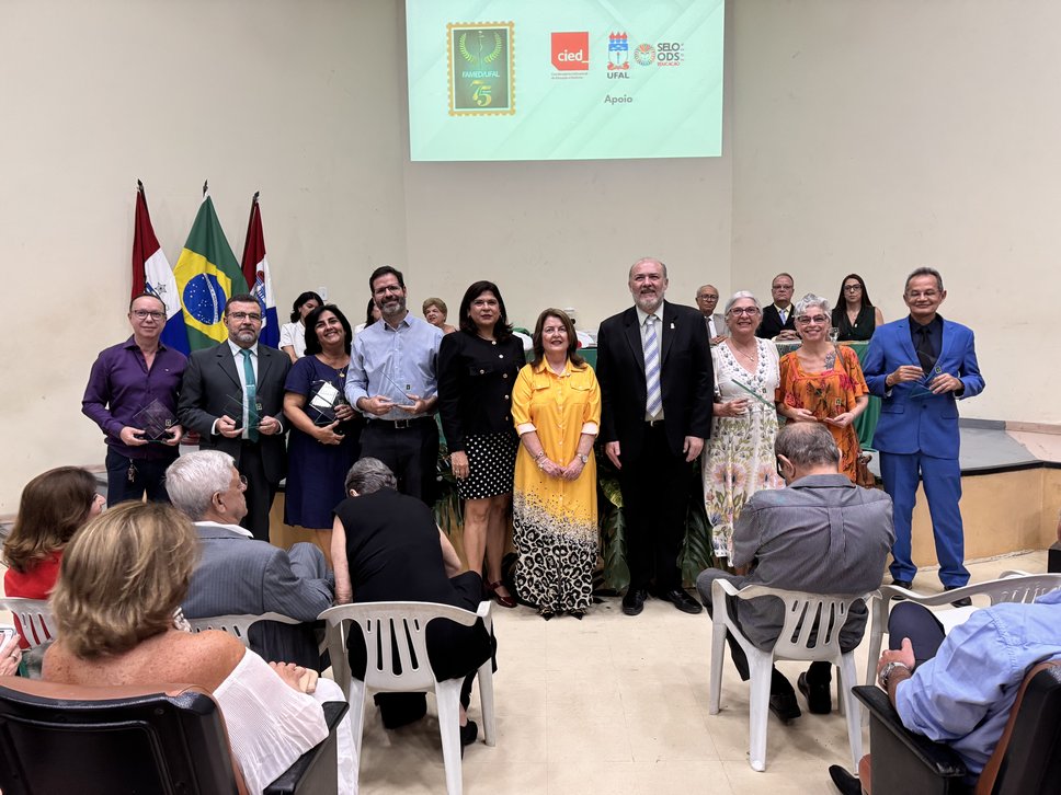 75 anos Famed