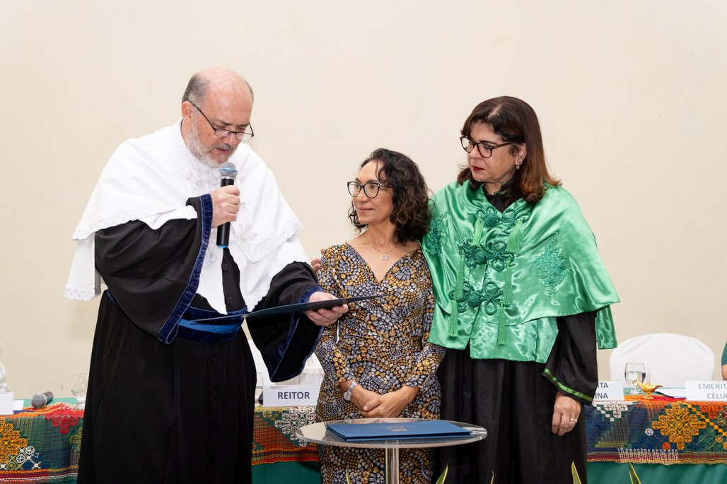 Solenidade Honoris Causa e Professoras Eméritas Enfermagem