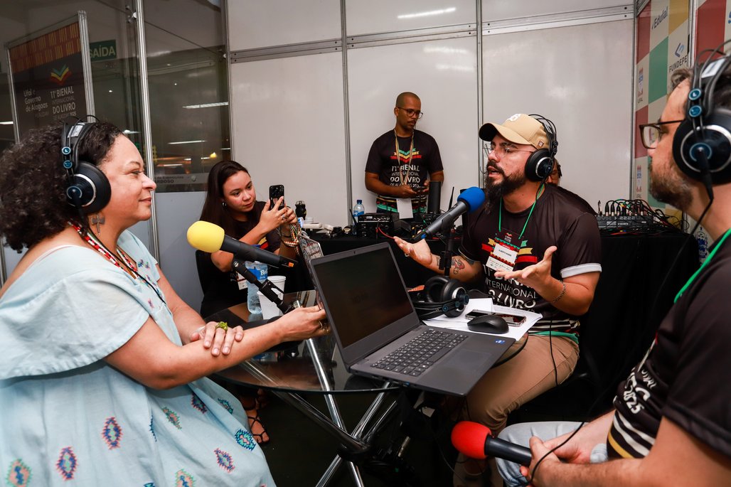 Bienal do Livro de lagoas 2025 \u002D dia 2 \u002D 01/11