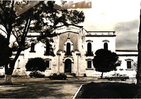 i - PRÉDIO DA ANTIGA FACULDADE DE MEDICINA