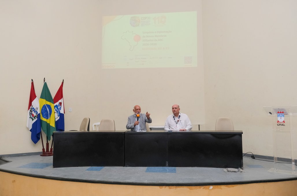 Ufal sedia diplomação de novos afiliados da Academia Brasileira de Ciências