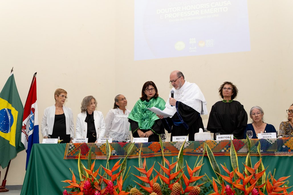 Solenidade Honoris Causa e Professoras Eméritas Enfermagem