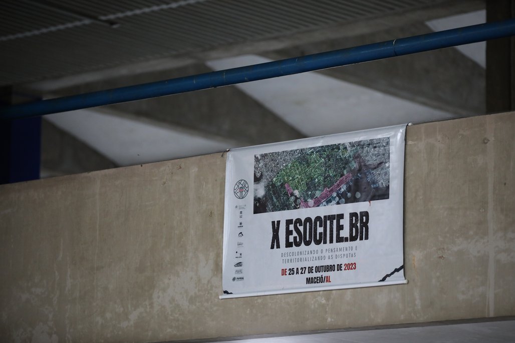 X Esocite \u002D Abertura