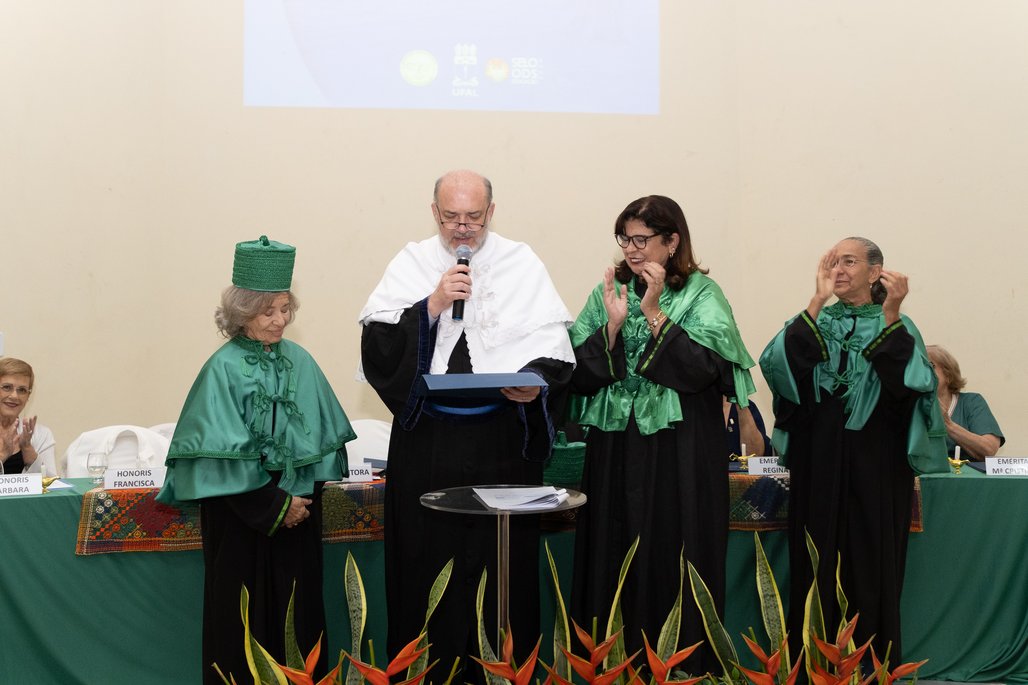 Solenidade Honoris Causa e Professoras Eméritas Enfermagem