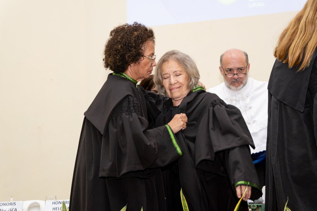 Solenidade Honoris Causa e Professoras Eméritas Enfermagem
