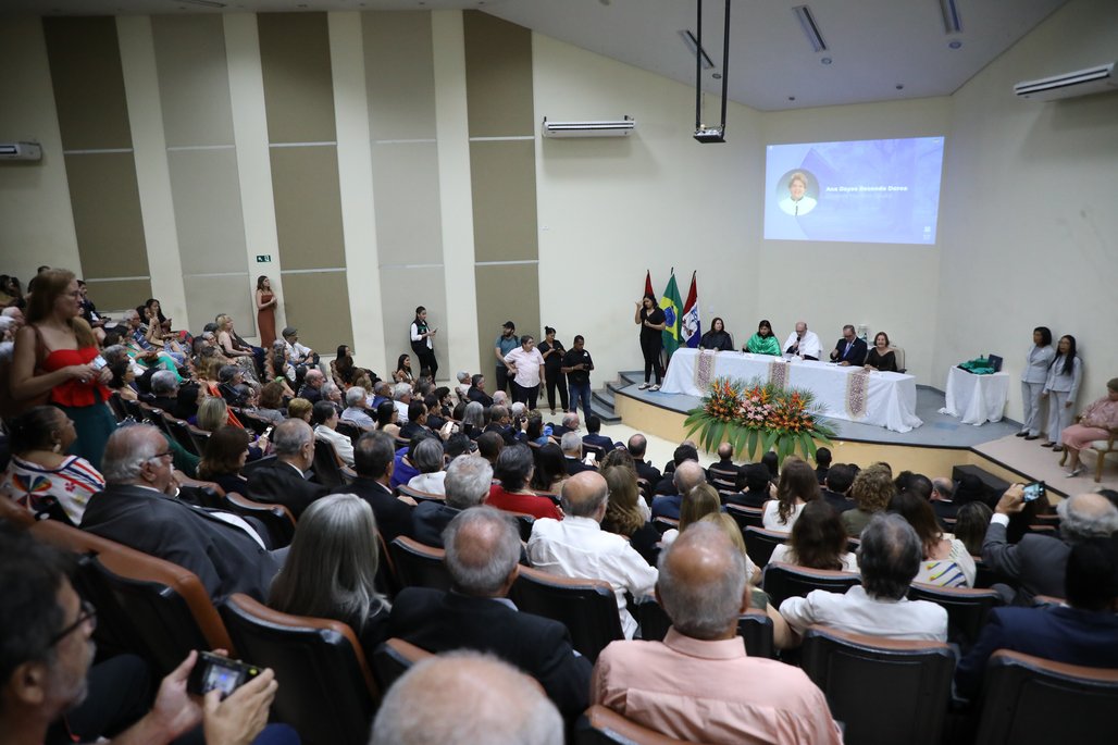 Solenidade de Honoris Causa da reitora Ana Dayse