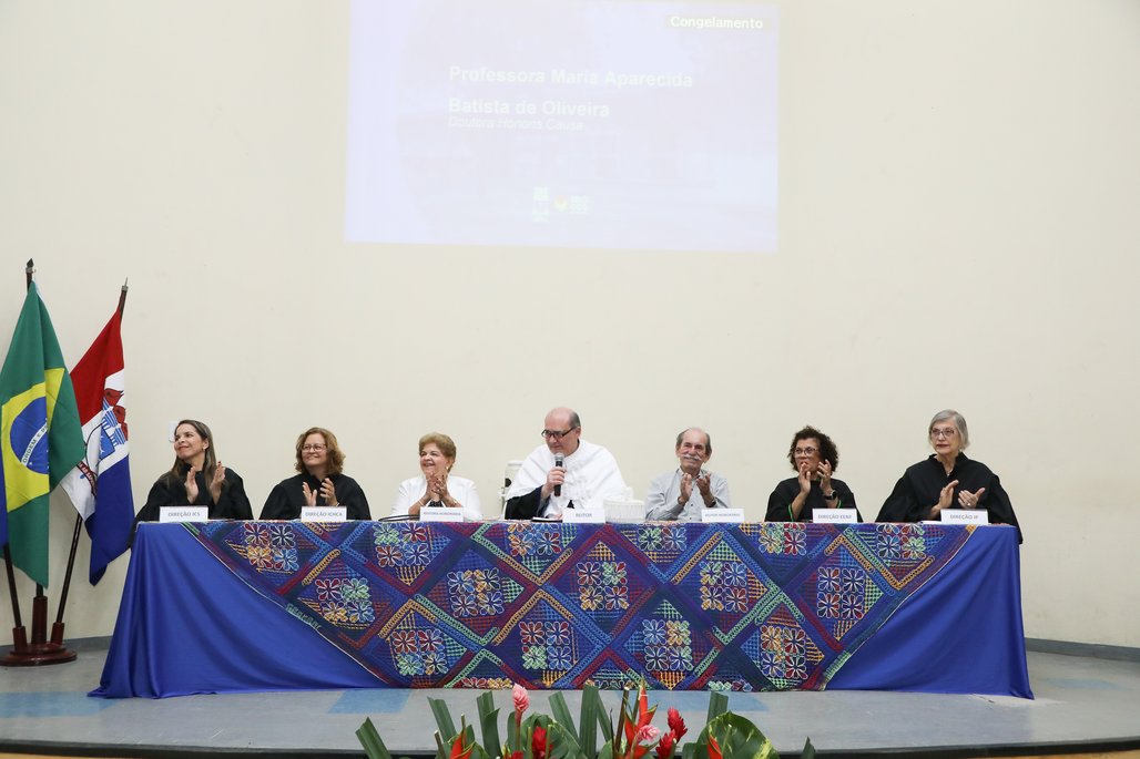 Doutor Honoris Causa \u002D Profa Cida